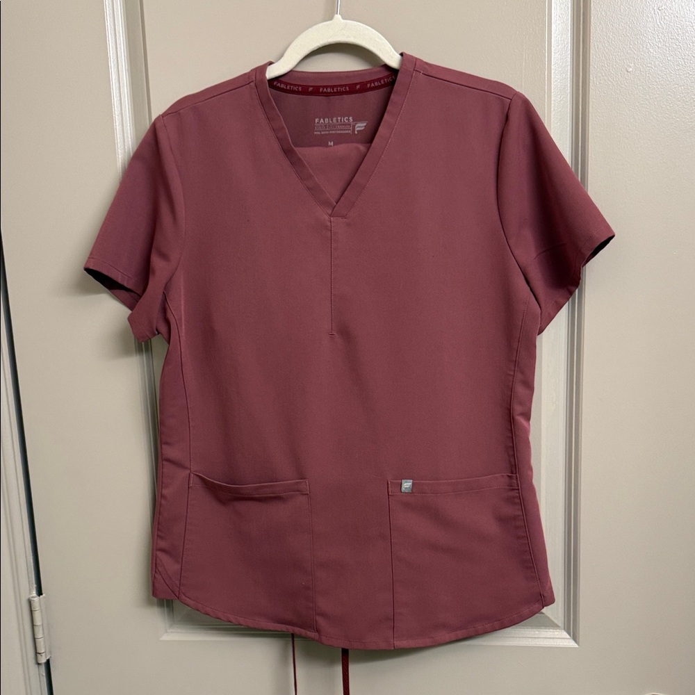 Fabletics Women's Burgundy Short Sleeve Top